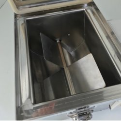 Maquina para hacer mantequilla de pequeña producción para laboratorios o pequeño consumo. Cuba de 10 litros