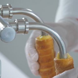 Inyectora dosificadora llenadora de engranajes eléctrica para productos con trozos con tolva 8,5 L