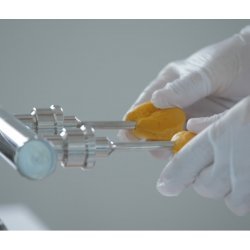 Inyectora dosificadora llenadora de engranajes eléctrica para productos con trozos con tolva 8,5 L