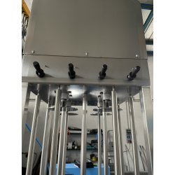 Prensa vertical para queso de acero inoxidable con 4 pistones neumáticos  Scovali SCPV-4EV