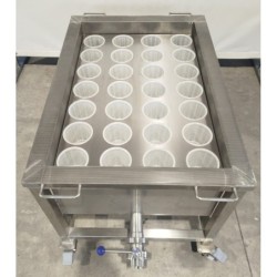 Mesa de desuerado con ruedas para la elaboración de quesos para moldes de medidas 900x600x700 mm