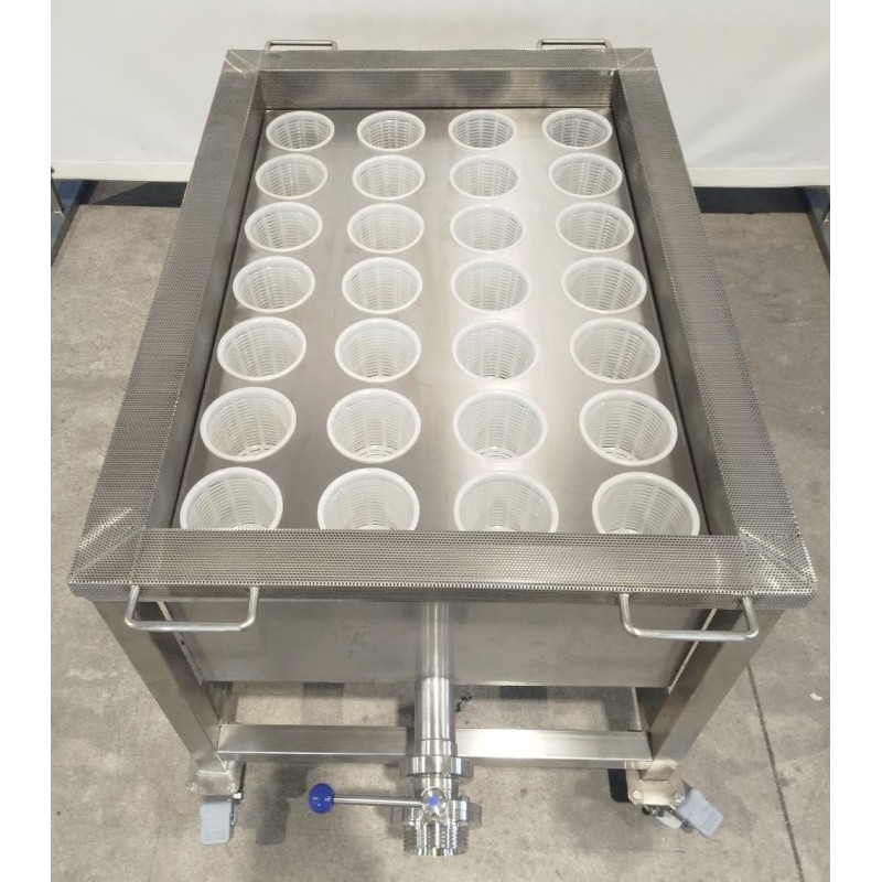 Mesa de desuerado con ruedas para la elaboración de quesos para moldes de medidas 900x600x700 mm