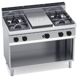 Cocina a gas 4 fuegos con placa radiante coup de feu y mueble Macros 700