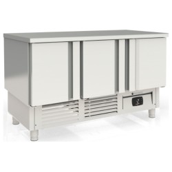 Mesa refrigerada compacta GN 1/1 MF-140 de 3 puertas