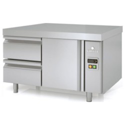 Mesa refrigerada bajo cocina GN 1/1 MFBP-105-C para unidad remota con cajoneras y una puerta